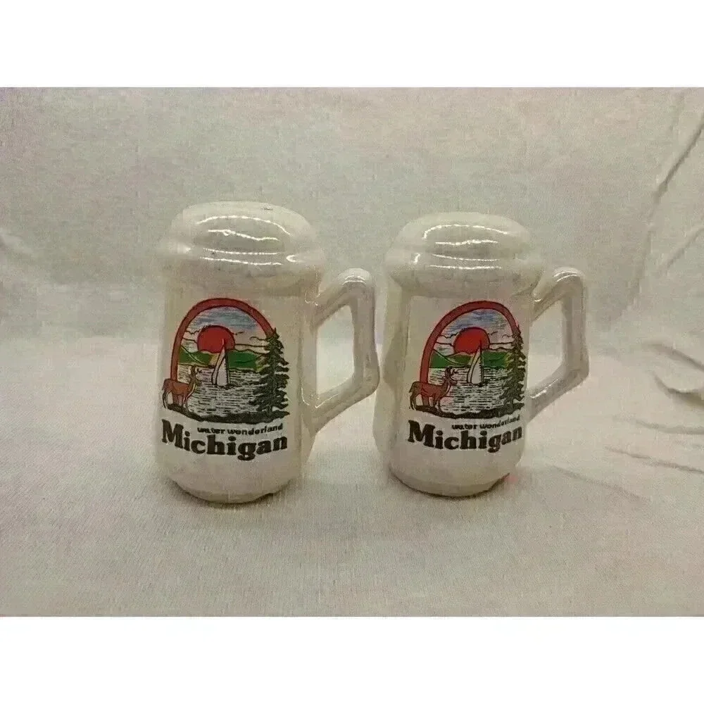 VTG Michigan Souvenir Ceramic Salt & Pepper Shakers Water Wonderland Collectable